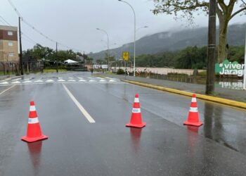 [Vídeo] Via Verde, em Jaraguá do Sul, é interditada