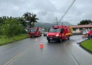 Mulher fica ferida após acidente em Schroeder