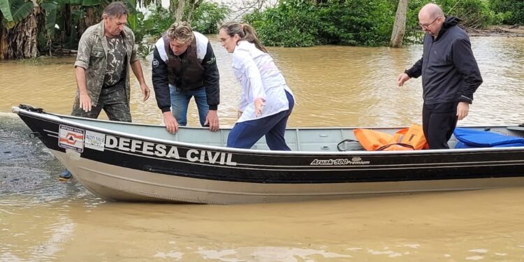 Sobe para mais de 24 mil o número de desabrigados em 78 municípios de SC