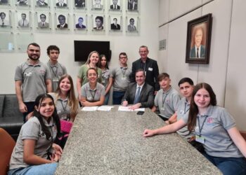 Vereadores Mirins de Guaramirim participam de evento em Brasília