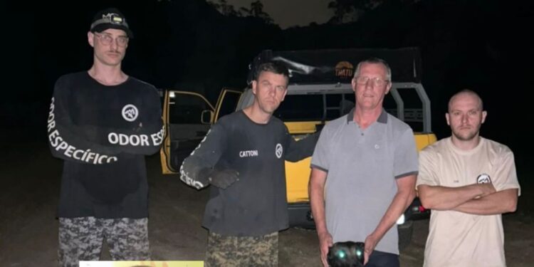 Equipe de voluntários de Jaraguá do Sul auxiliam nas buscas por jovem desaparecido