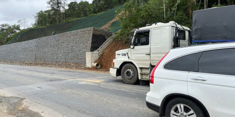 Lombadas na SC-108, em Guaramirim, devem ser removidas nesta semana