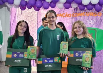 Escola Municipal Helmuth Guilherme Duwe ganha etapa regional do concurso ‘VcPodeCast’, da ACAERT