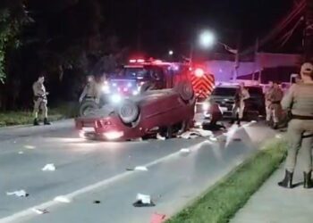 Homem morre após capotar carro durante fuga da PM em Guaramirim