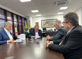 Governador se reúne com Lunelli e diz que recuperar rodovias é prioridade