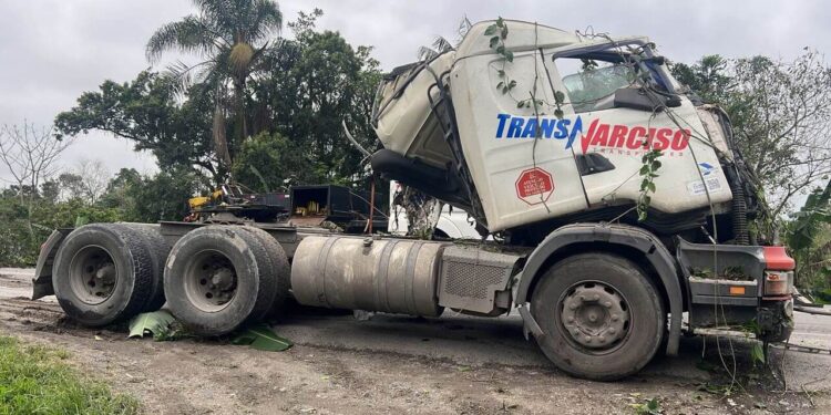 [Vídeo] Motorista morre após acidente na BR-280