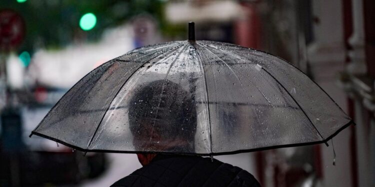 Santa Catarina volta a ter chuva volumosa entre sexta (27) e sábado (28)
