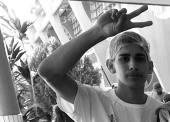 Adolescente morre após ser esfaqueado por morador de rua em SC