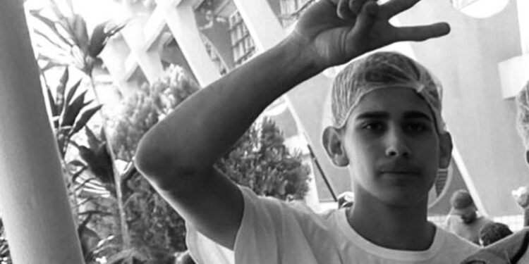 Adolescente morre após ser esfaqueado por morador de rua em SC