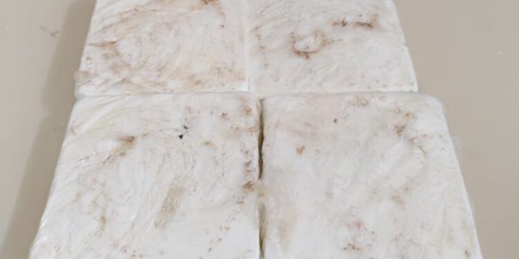 Abordagem em Schroeder termina com apreensão de 2 kg de cocaína em Joinville