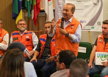 Governador se reúne com ministro da Integração e prefeitos para tratar das ações de reconstrução em municípios afetados pelas chuvas