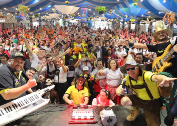 [Fotos] Alunos da Apae esperam o ano todo para curtir a Schützenfest