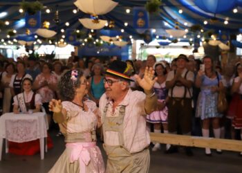 [Schützenfest] Casal que ficou em segundo em 2022 ganha o Fritz e Frida 2023