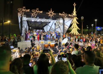 Acendimento das luzes natalinas encanta o público em Jaraguá do Sul