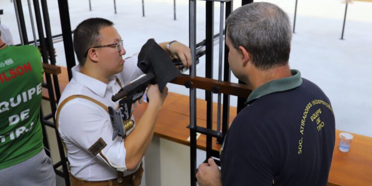 Schützenfest: Medalhista olímpico elogia estande de tiro