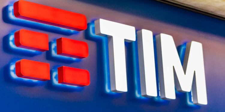 Prefeito de Jaraguá do Sul agenda encontro com direção da TIM para falar sobre os serviços