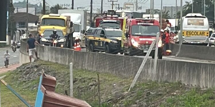 Ciclista fica gravemente ferido após colisão com carro na BR-280, em Guaramirim