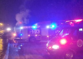 Carreta carregada com diesel pega fogo em Massaranduba