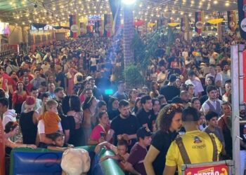 [Vídeo] Schützenfest reúne mais de 24 mil pessoas neste sábado (11)