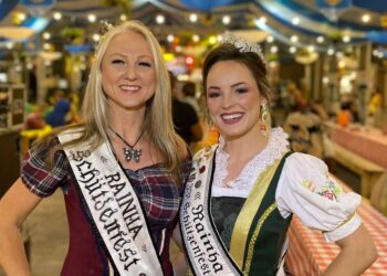 Atual Rainha da Beleza da Schützenfest seguiu os passos da mãe