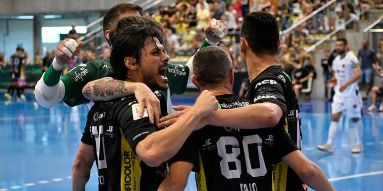 Jaraguá Futsal supera Joaçaba e está na final do Estadual
