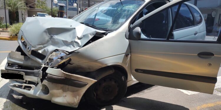 Motorista fica ferido após acidente em Jaraguá do Sul
