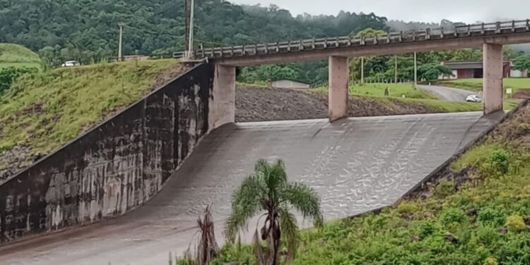 Defesa Civil realiza fechamento das barragens de Taió e Ituporanga