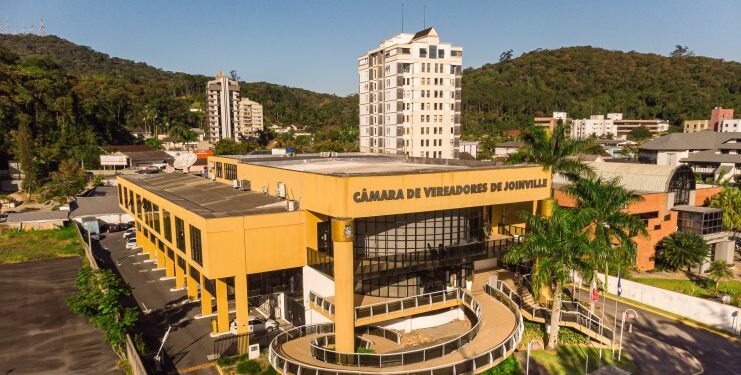Futuro salário dos vereadores de Joinville será o maior de Santa Catarina