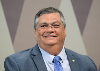 Lula indica Flávio Dino para vaga no STF