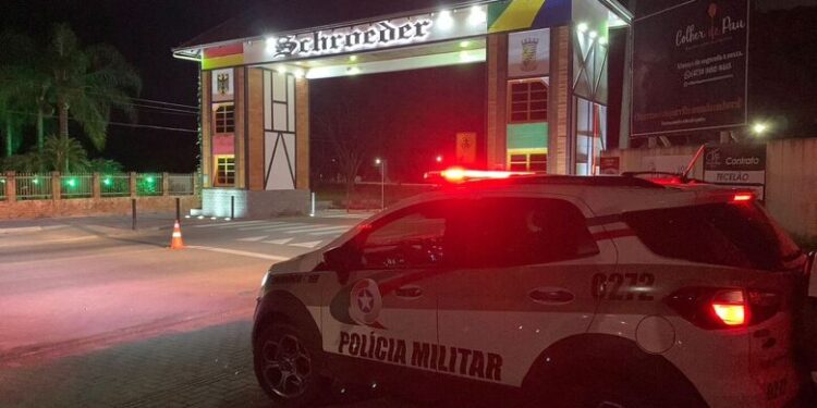 Homem é detido após pilotar motocicleta com diversas irregularidades em Schroeder