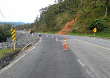 Obras emergenciais na BR-280 afetam trânsito na Serra de Corupá