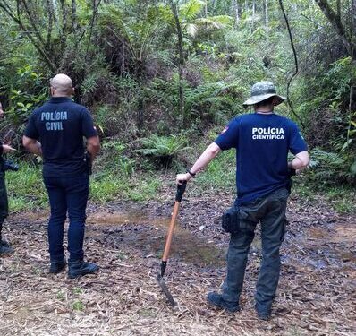 Polícia Científica trabalha na identificação de ossada humana encontrada em Schroeder