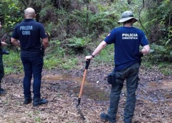 Polícia Científica trabalha na identificação de ossada humana encontrada em Schroeder