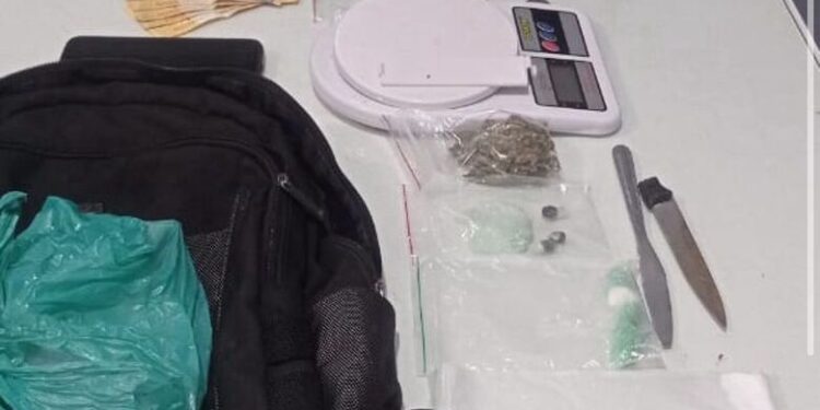 Pai e filho são presos por tráfico de drogas em Jaraguá do Sul