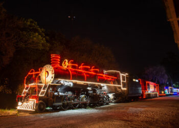 Maria Fumaça com iluminação natalina vai passar na região