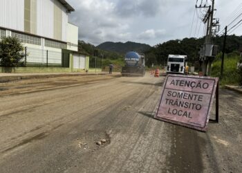 Trânsito é liberado na Rua Roberto Ziemann, em Jaraguá do Sul