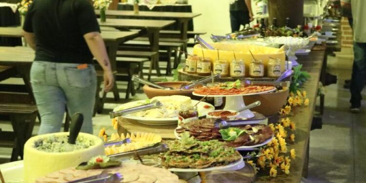 Restaurante típico da Schützenfest terá desconto especial nesta quinta-feira