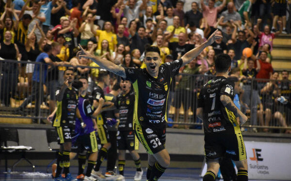 [Vídeo] Jaraguá Futsal empata com Joinville no jogo de ida da final do Estadual