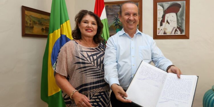 Jorginho Mello viaja para Argentina e vice-governadora assume Governo do Estado