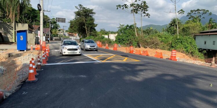 Liberada a passagem de veículos na Rua João Januário Ayroso, em Jaraguá