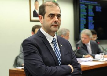 [Vídeo] Deputado Carlos Chiodini deve propor mudança em indicação ao STF: “Começa aos 65 anos”
