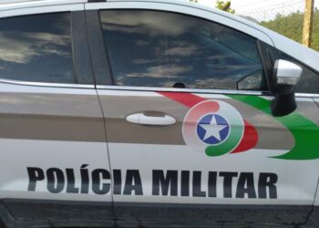 Homem é preso acusado de passar a mão nas partes intimas da enteada em Jaraguá do Sul