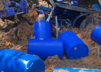 Serra Dona Francisca é interditada após acidente com caminhão carregado de produto químico