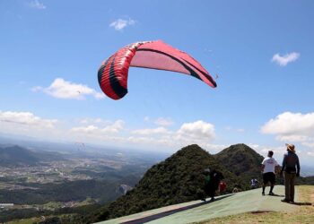 Campeonato Catarinense de Parapente 2024 terá início em Jaraguá do Sul