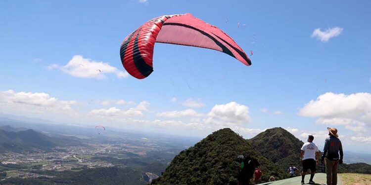 Campeonato Catarinense de Parapente 2024 terá início em Jaraguá do Sul