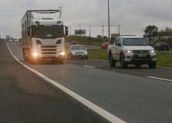 Mais de 2 milhões de veículos passaram pela BR-101 Sul em Santa Catarina no fim de ano
