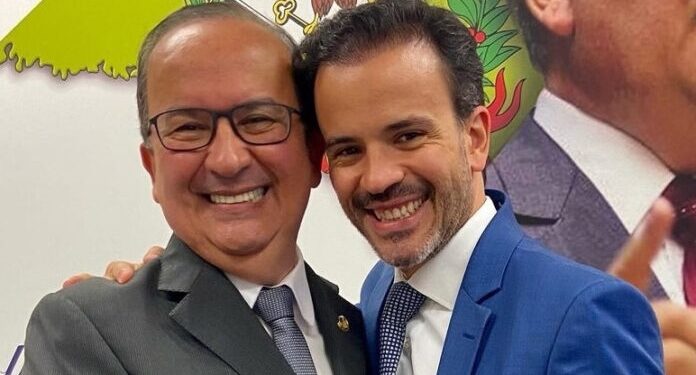 Após polêmica, Filipe Mello desiste de assumir a Casa Civil de SC