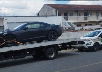 Camaro com licenciamento vencido é recolhido em Guaramirim
