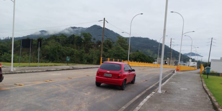 Ponte da Barra, em Jaraguá, é liberada