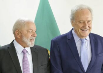 Lula assina nomeação de Lewandowski no Ministério da Justiça